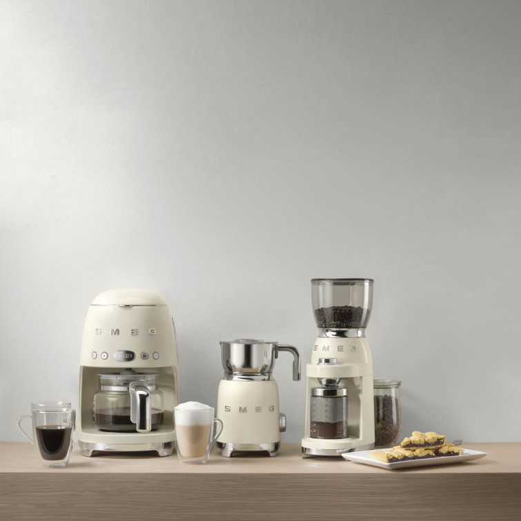 Cream Retro Style 10-Cup Drip Coffee Machine with Glass Carafe