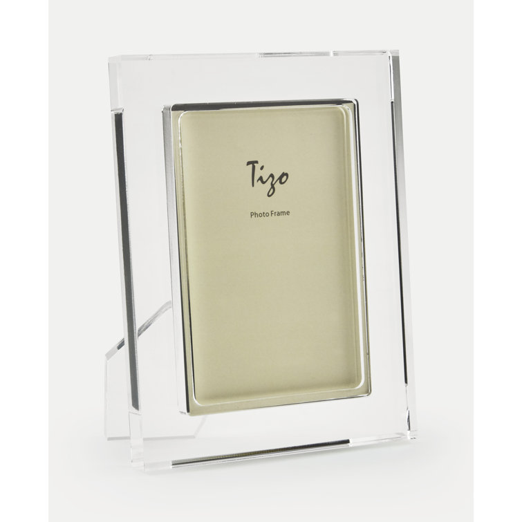 Classic Clear Acrylic 4x6 Tabletop Photo Frame