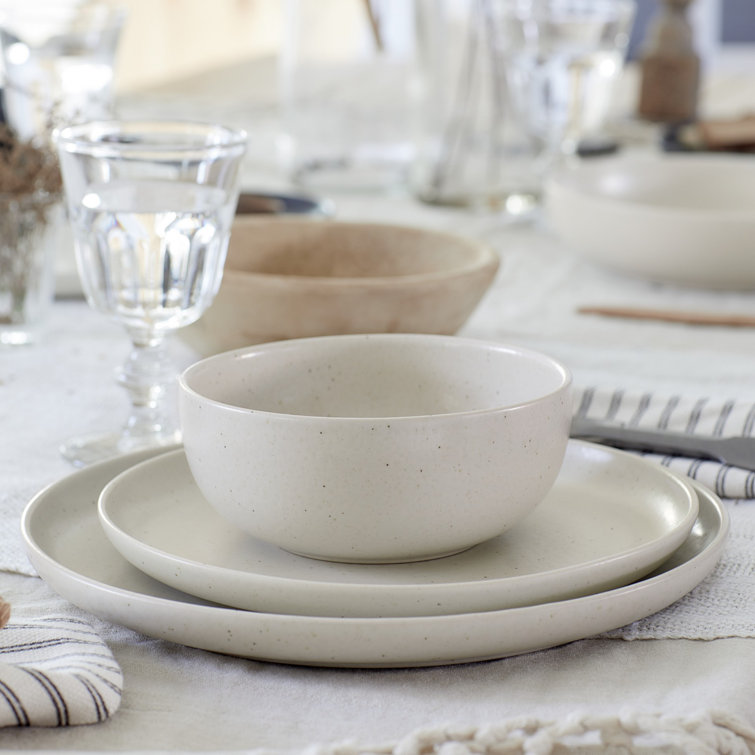 Pacifica Vanilla White 5-Piece Stoneware Dinnerware Set