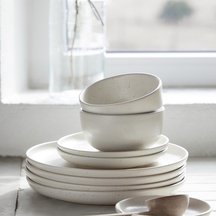 Pacifica Vanilla White 5-Piece Stoneware Dinnerware Set