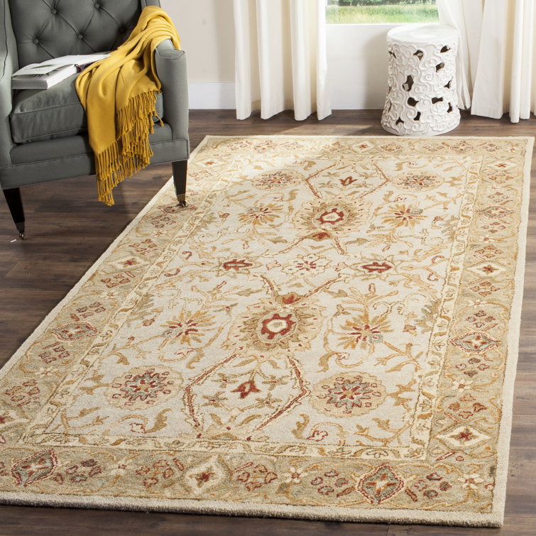 Antiquity 5' x 8' Gray Beige Wool Floral Area Rug