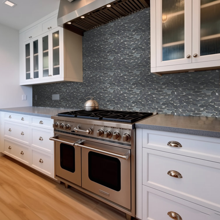 StoneCreek Grey Natural Pebble Mosaic Tile for Indoor/Outdoor Use