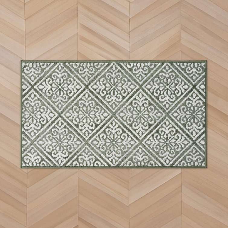 Ivory and Sage Tufted Washable Non-slip Synthetic Rug 26" x 45"