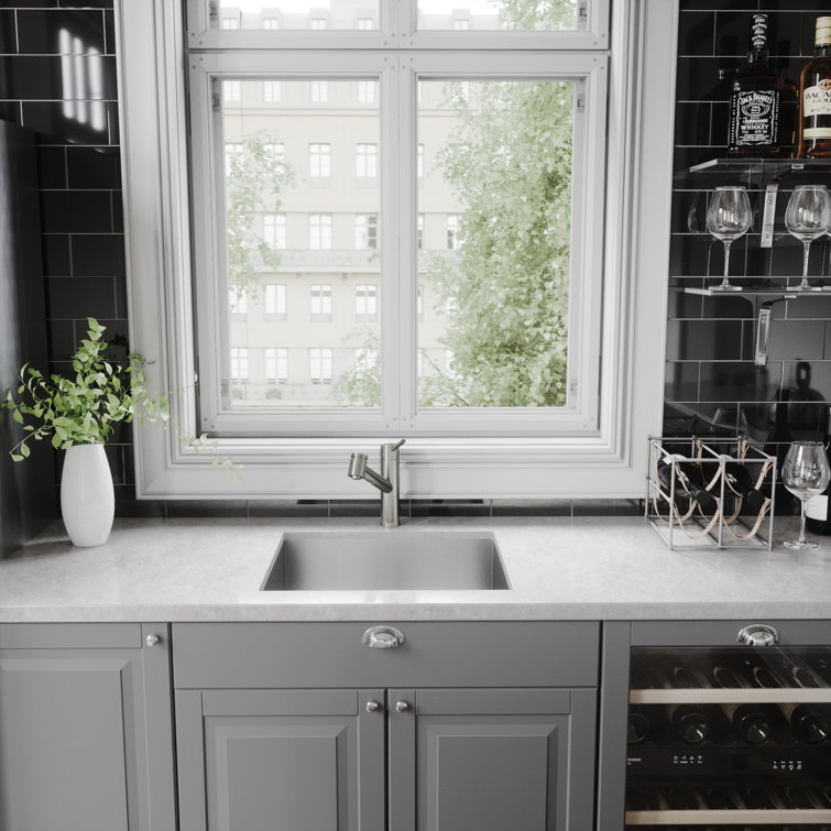 Stainless Steel Modern Pull-Out Spray Kitchen Faucet