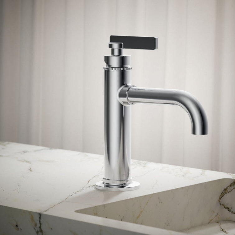 Polished Chrome Single-Handle Bathroom Sink Faucet