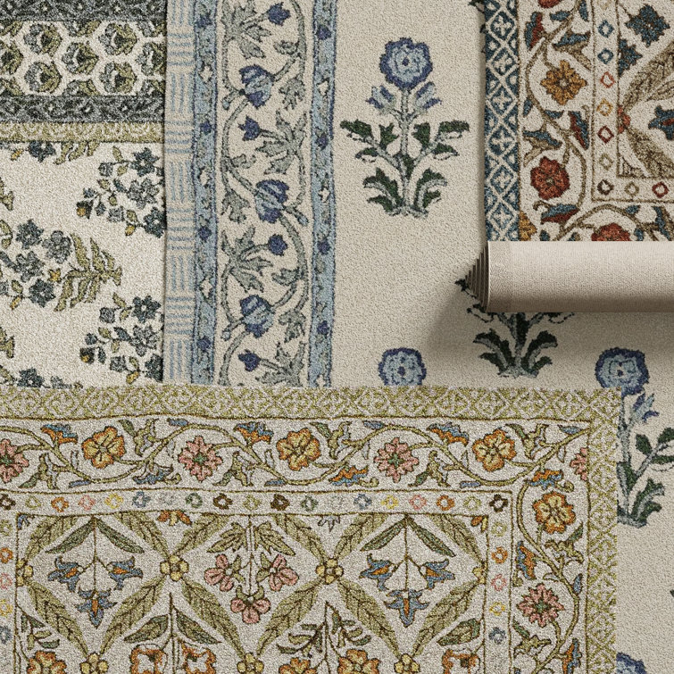 Handmade Green Wool and Viscose Floral Runner Rug 2.6x8