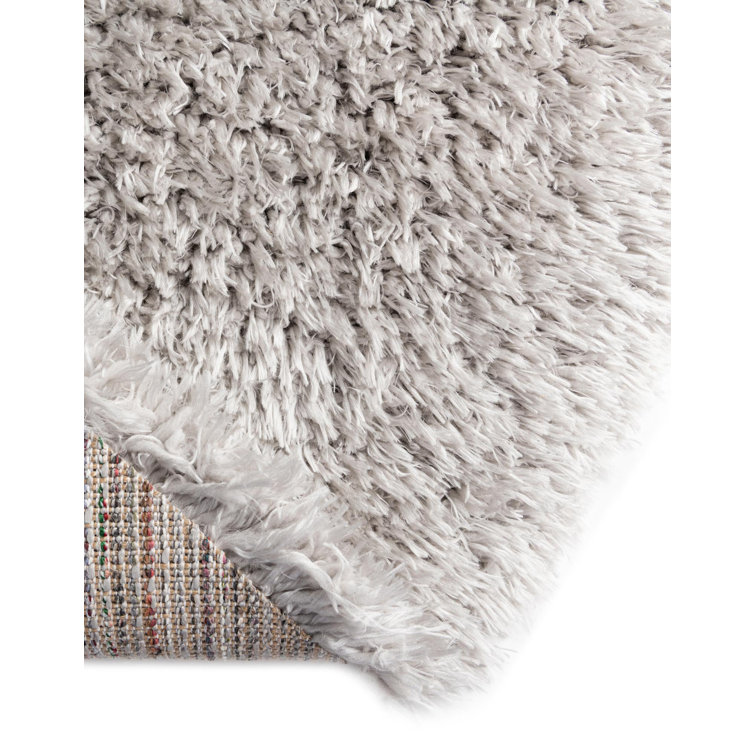 Silver Screen Oval 4' x 6' Shag Synthetic Rug