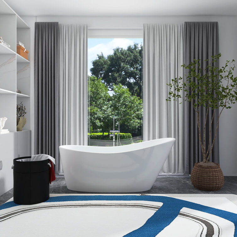 67-Inch Gloss White Acrylic Freestanding Soaking Bathtub