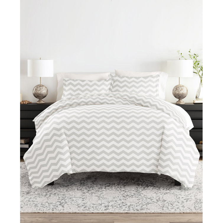 Gray and White Geometric Microfiber Queen Duvet Cover Set