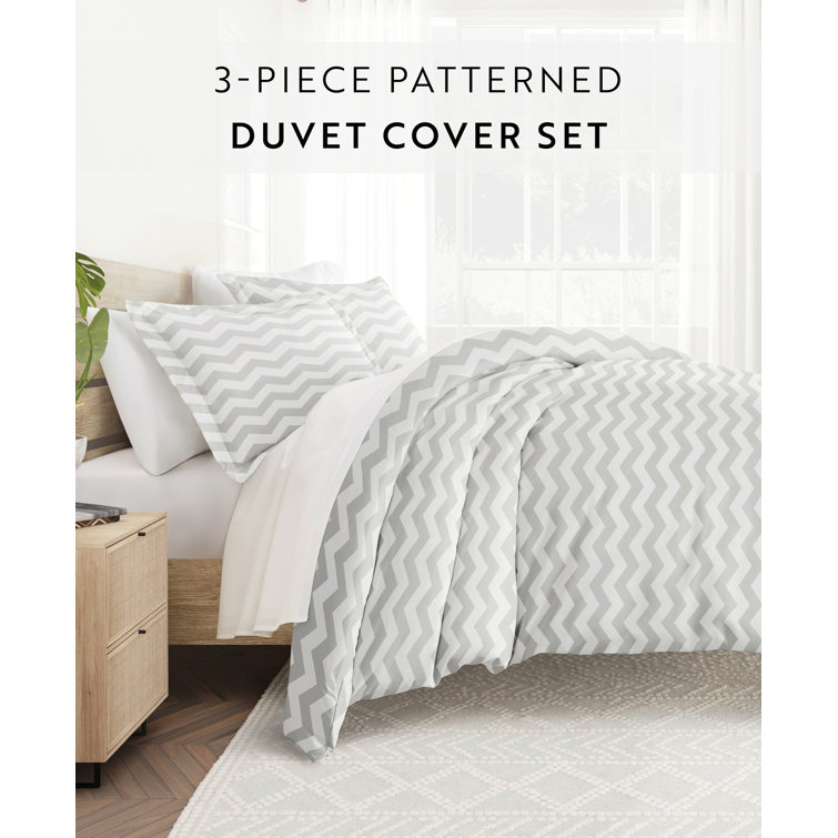 Gray and White Geometric Microfiber Queen Duvet Cover Set