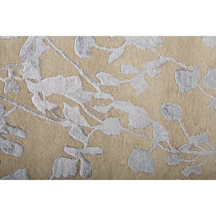 Latte & Silver Gray Floral Tufted Wool-Viscose 5'x8' Area Rug