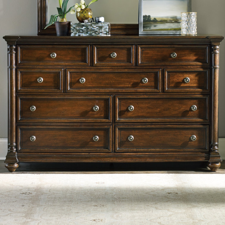 Leesburg Dark Mahogany 10-Drawer Traditional Dresser