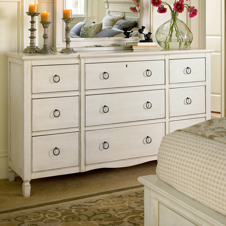 Levin Farmhouse 9-Drawer Cotton White Dresser with Antique Bronze Hardware