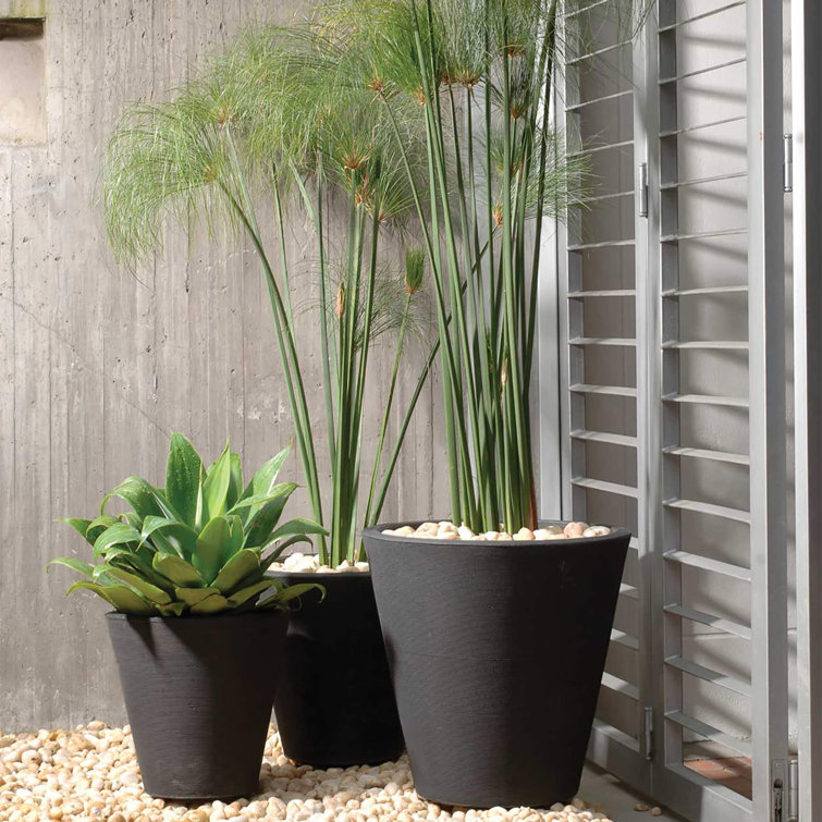 Caviar Black Modern Round Shatterproof Planter, 16"