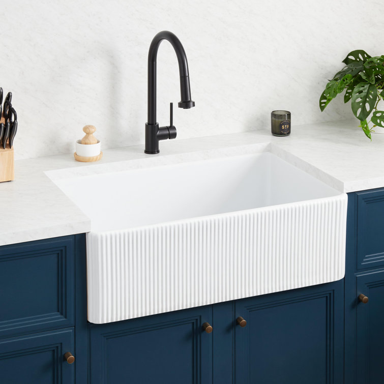 Easley 33" White Fireclay Farmhouse Kitchen Sink