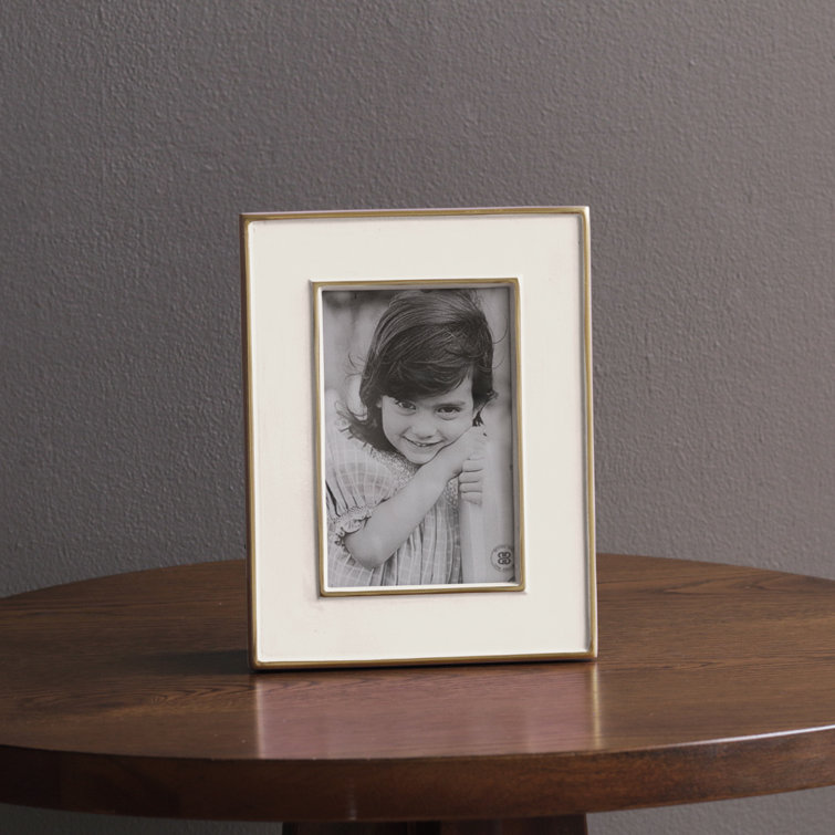 Classic Cream 4x6 Aluminum Tabletop Picture Frame