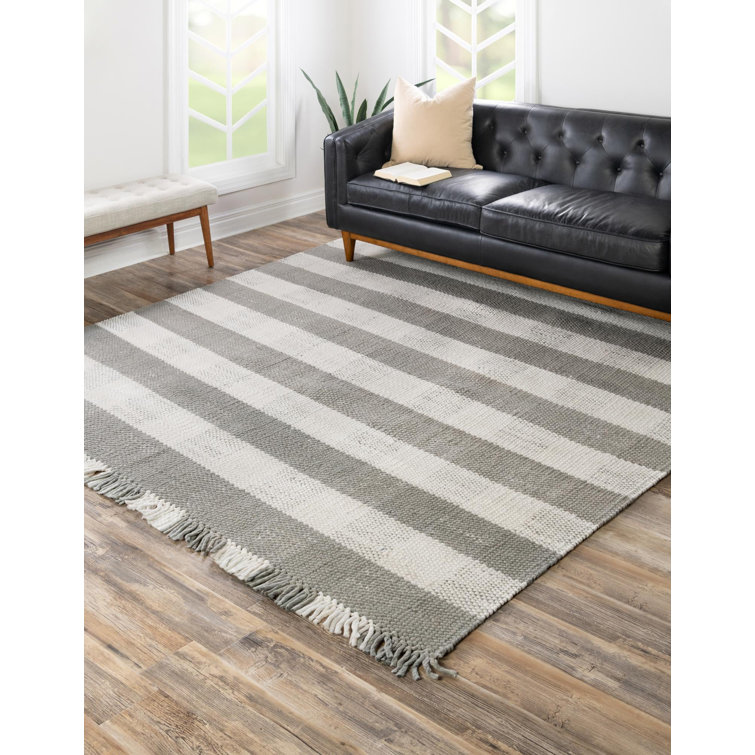 Gray and Ivory Synthetic Plaid Washable Rectangular Rug 4' x 6'