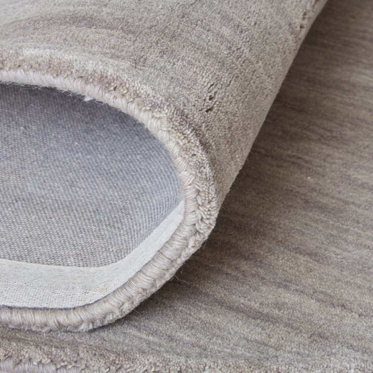Hand-Tufted Round Gray Wool Stain-Resistant Rug