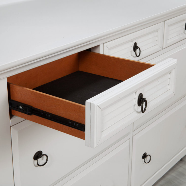 Winchester Transitional White Pine 7-Drawer Horizontal Dresser