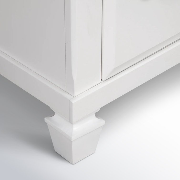 Winchester Transitional White Pine 7-Drawer Horizontal Dresser
