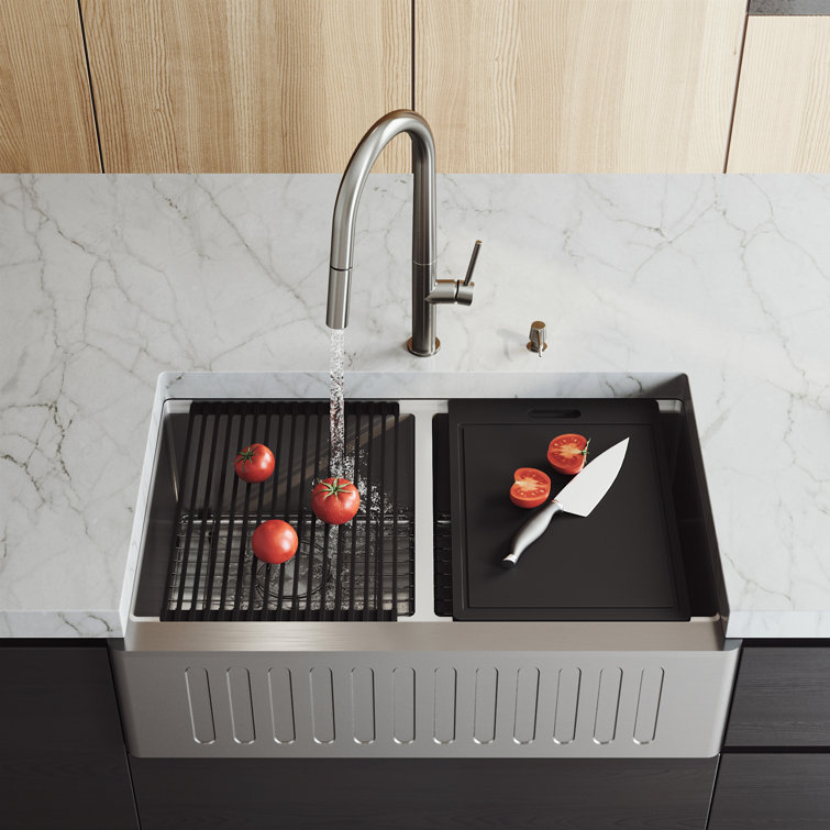 Oxford 33" Stainless Steel Double Bowl Farmhouse Kitchen Sink with Accessories