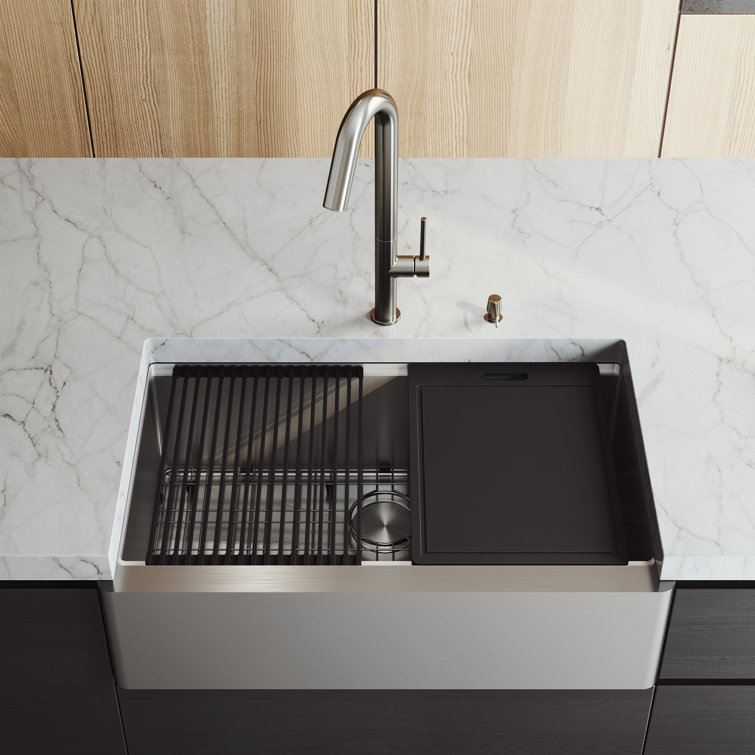 Oxford 33" Stainless Steel Farmhouse Single Bowl Kitchen Sink Workstation