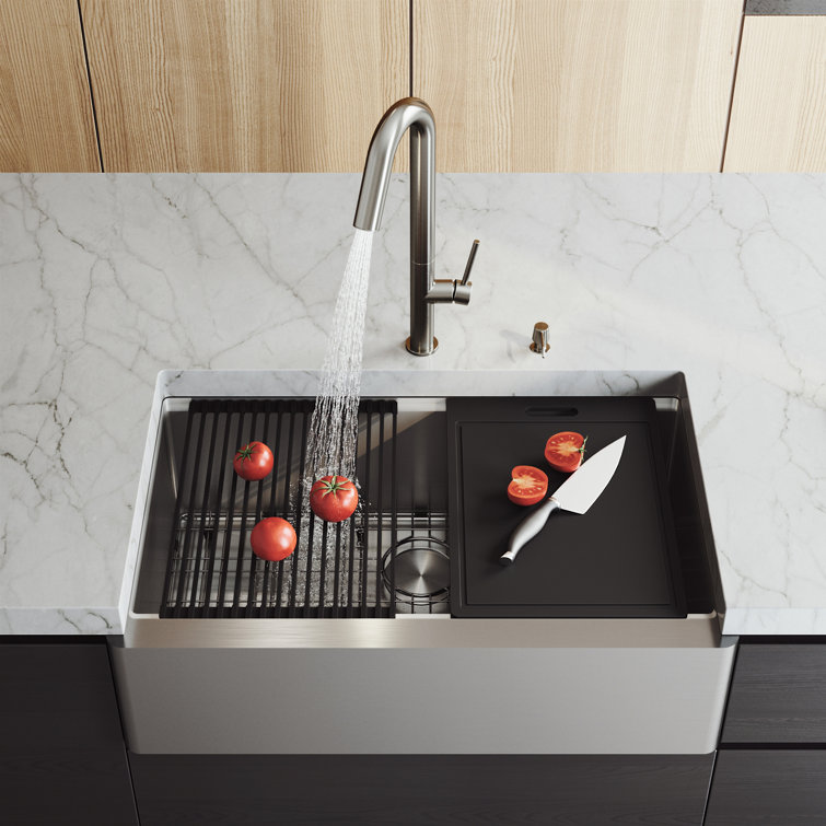 Oxford 33" Stainless Steel Farmhouse Single Bowl Kitchen Sink Workstation