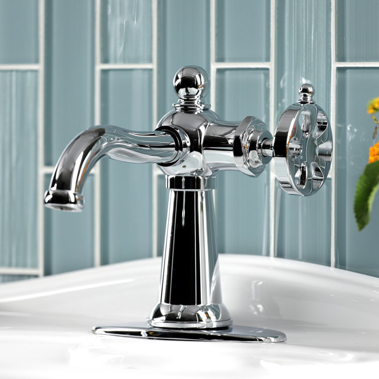 Belknap Traditional Chrome Single-Hole Bathroom Faucet with Drain