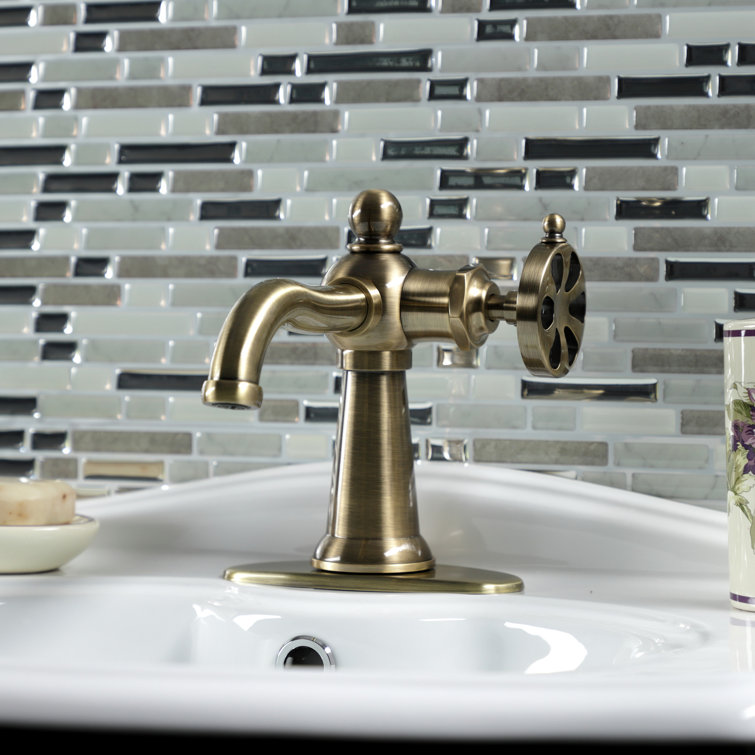 Belknap Antique Brass Single-Hole Traditional Bathroom Faucet