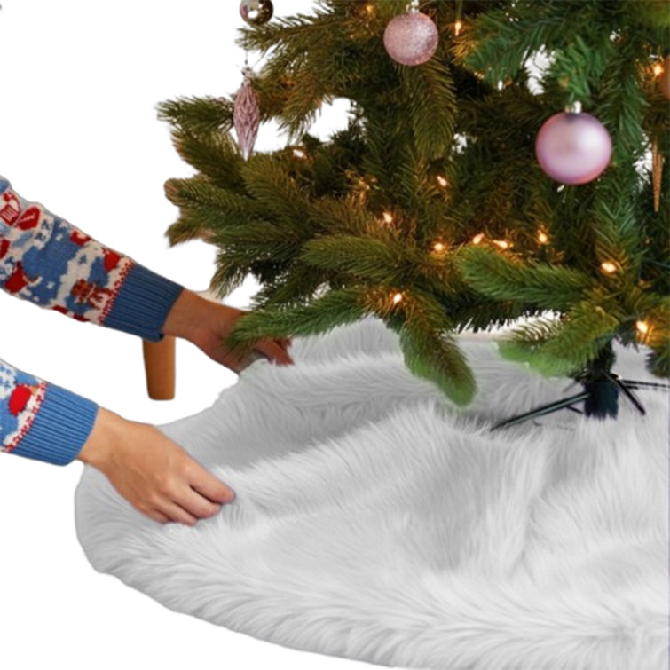 Luxurious White Faux Fur Christmas Tree Skirt, 60-inch Diameter