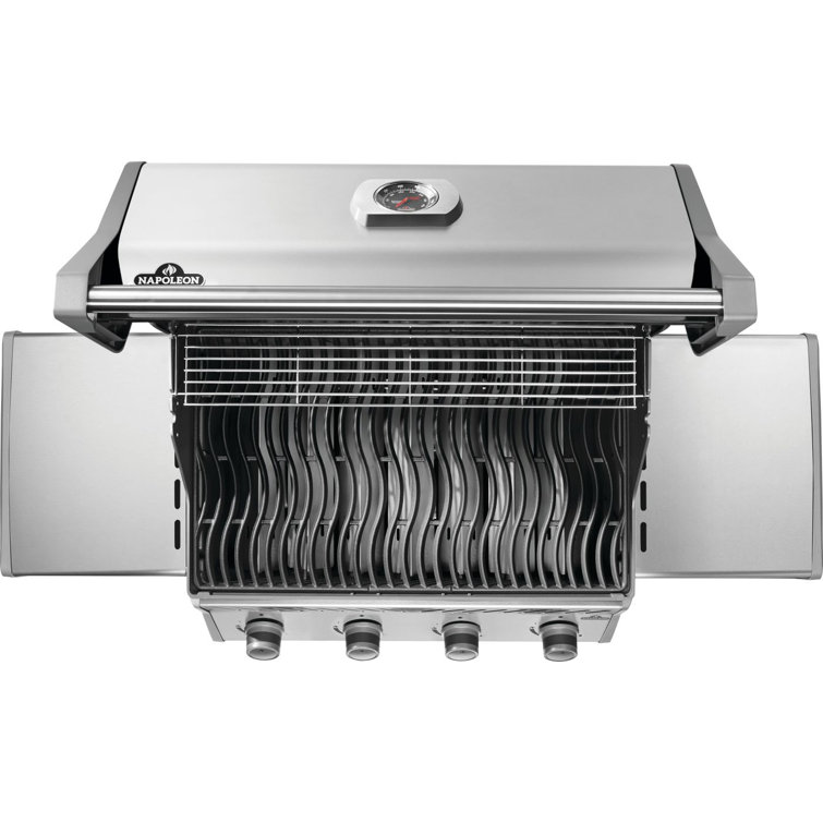 Napoleon Rogue 525 Black Propane Gas Grill with 4 Burners