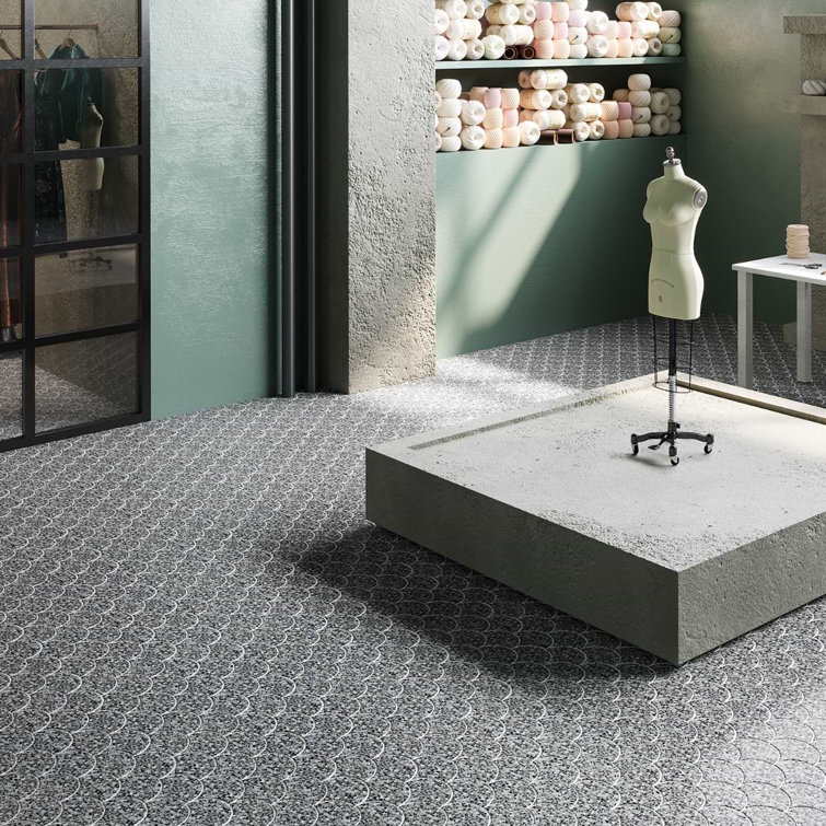 Gray Iridescent Polished Mosaic Fish Scale Tile