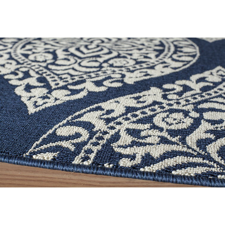 Elysian Blue and White Damask 5'3" x 7'6" Synthetic Outdoor Rug