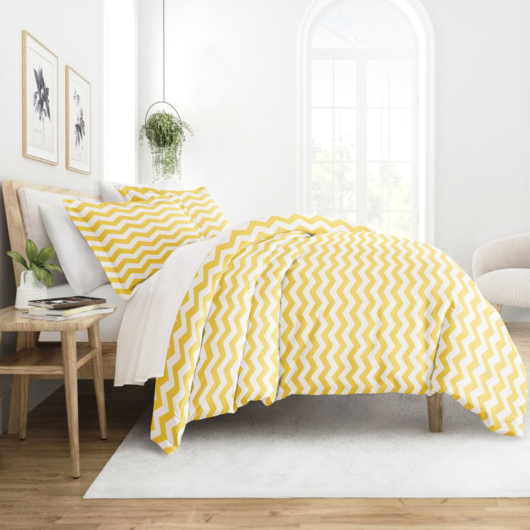 Queen Yellow and White Microfiber Geometric Duvet Cover Set