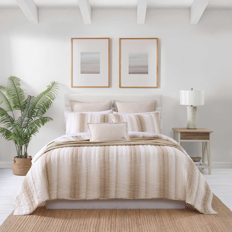Beige and White Cotton King Reversible Quilt Set