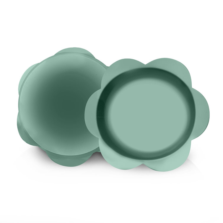Green Flower-Shaped Silicone Pet Bowl with Non-Slip Suction Base