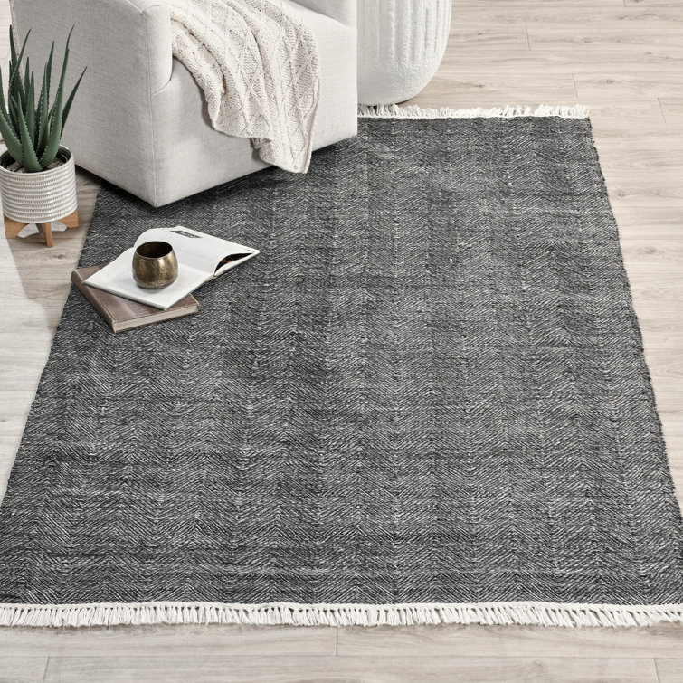 Handwoven Dark Grey Chevron Pattern Reversible Rug 5' x 8'