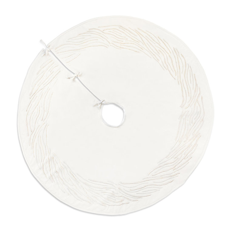 Creamy Cotton Tree Skirt with Faux Pearl Garland