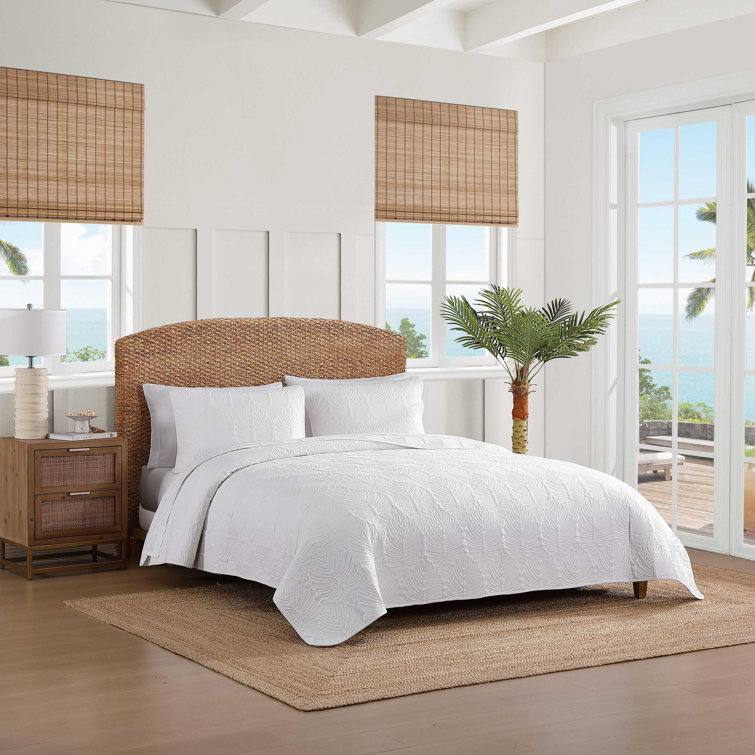 White Organic Cotton Full Quilt Set with Reversible Design