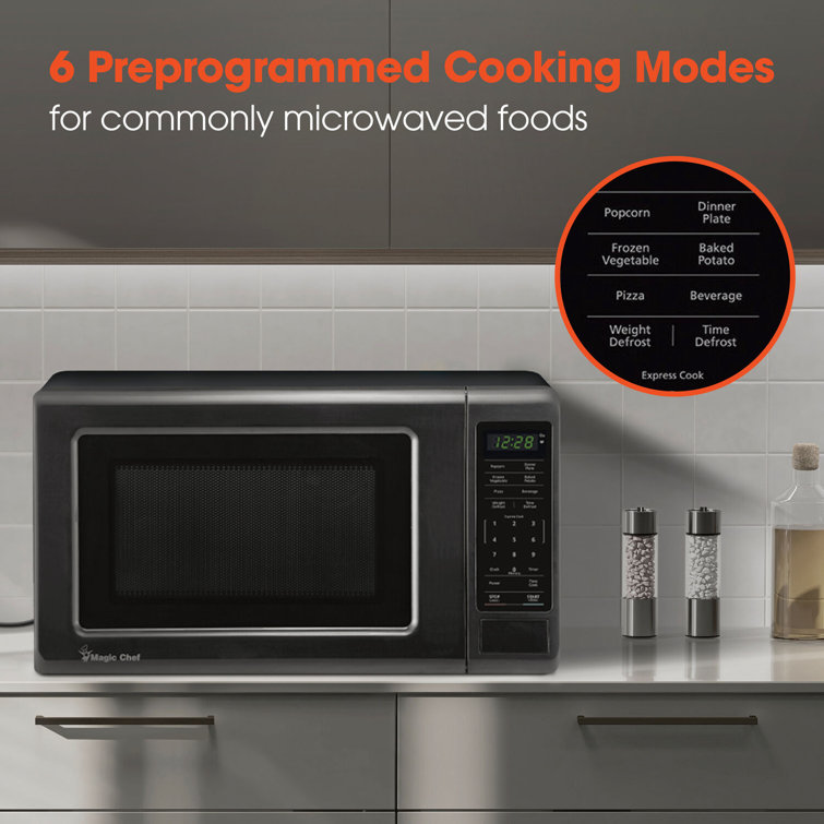 Magic Chef Black 0.7 Cu Ft 700 Watt Countertop Microwave Oven