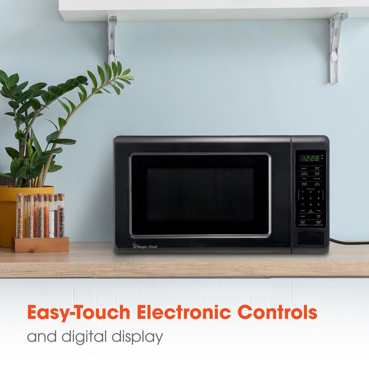 Magic Chef Black 0.7 Cu Ft 700 Watt Countertop Microwave Oven