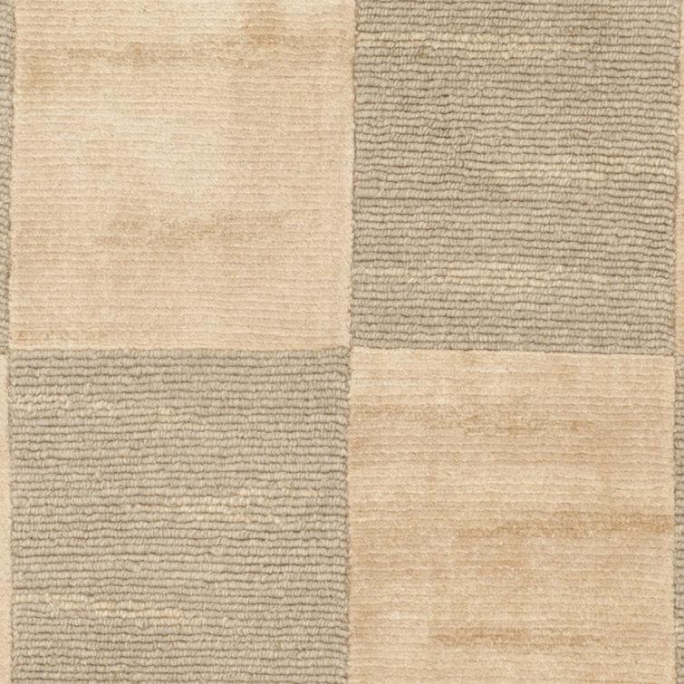 Heathered Green and Beige Checker Wool 4' x 6' Area Rug