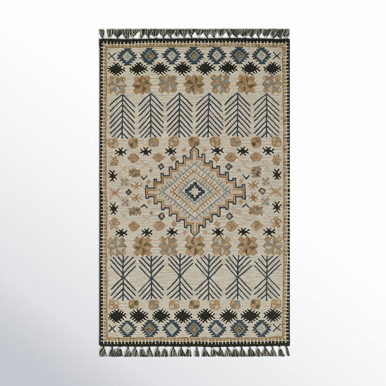 Ivory and Blue Hand Tufted Wool Medallion Rug 2' x 3'