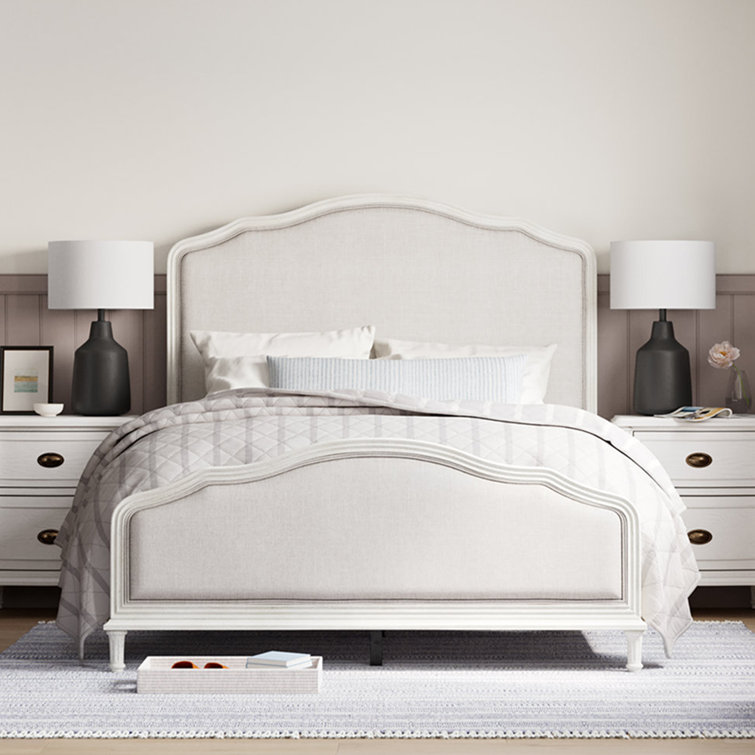 Amity Whitewash Queen Bed with Reeded Oak Frame and Linen Upholstery