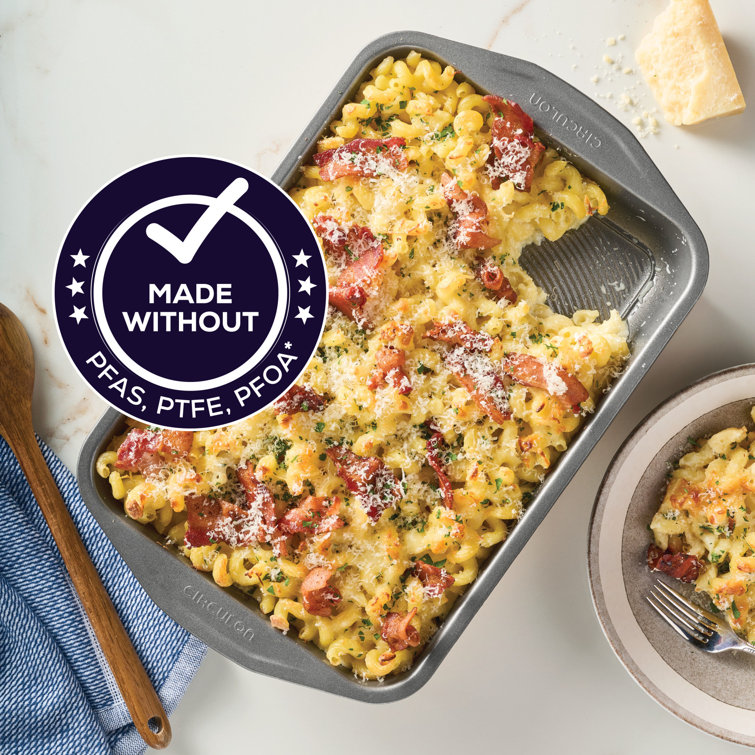 Circulon Gray Nonstick 10-Piece Bakeware Set with Lid