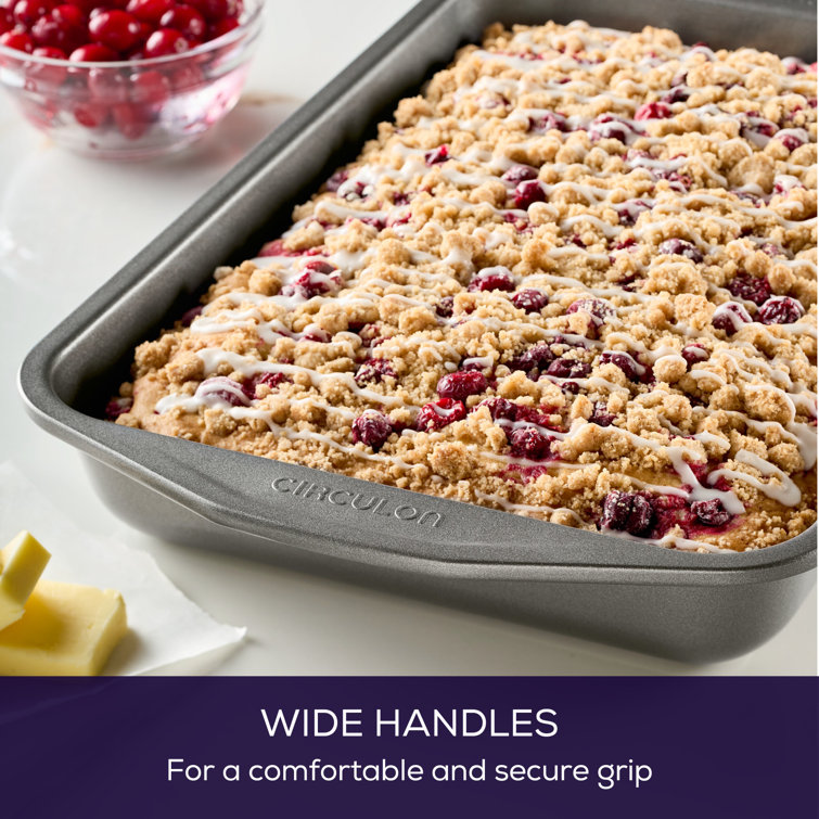 Gray Nonstick Rectangular 9-Inch x 13-Inch Cake Pan with Lid