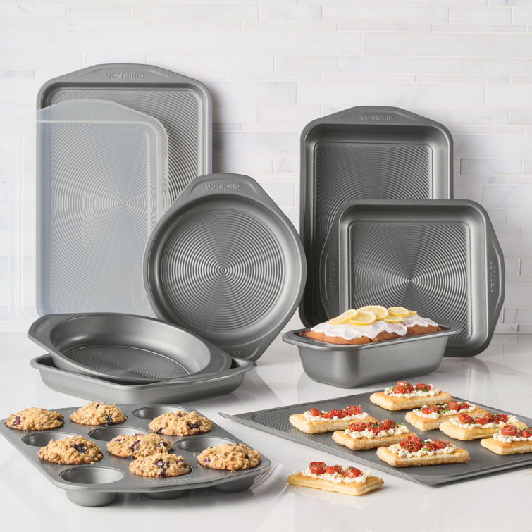 Circulon Gray Nonstick 10-Piece Bakeware Set with Lid