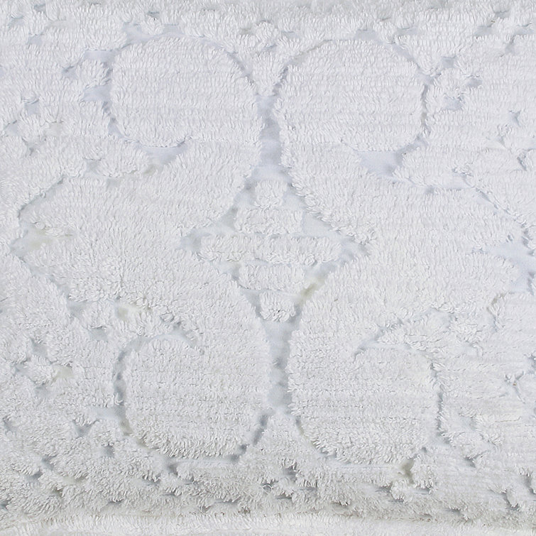 White Twin Cotton Reversible Tufted Medallion Bedspread Set