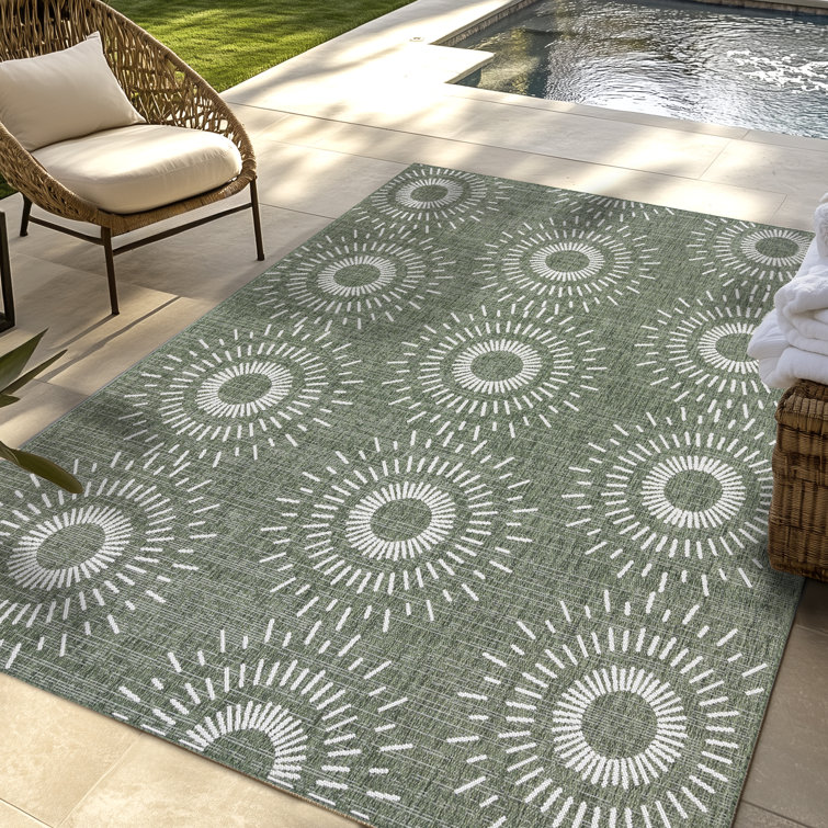 Tiaret Green and Beige Flatweave Indoor/Outdoor Area Rug 5' x 7'