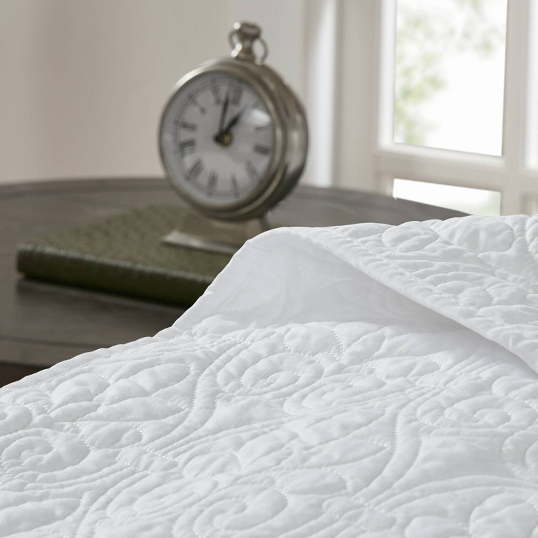 White Full Reversible Microfiber Bedspread Set with Cotton Fill